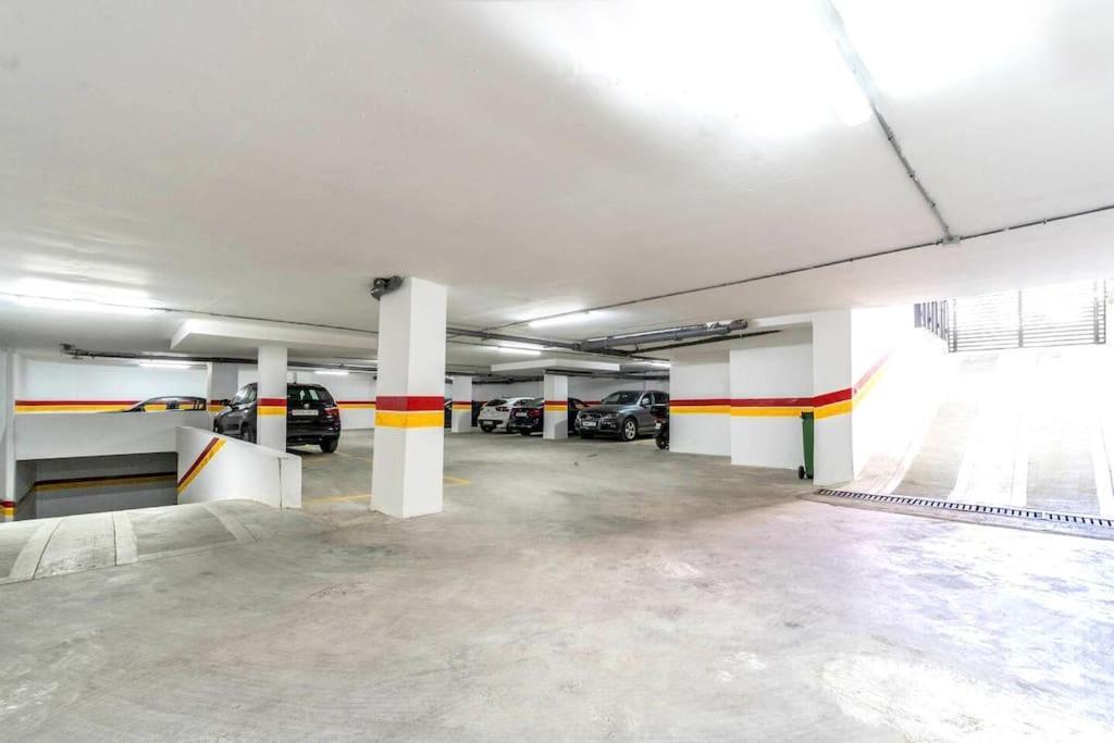 Appartement So Chic & Lumineux Avec Terrasse Ensoleillee Au Coeur De Maarif Quartier Palmier Avec Parking Pres De Tramway Et Restaurants Luigi
