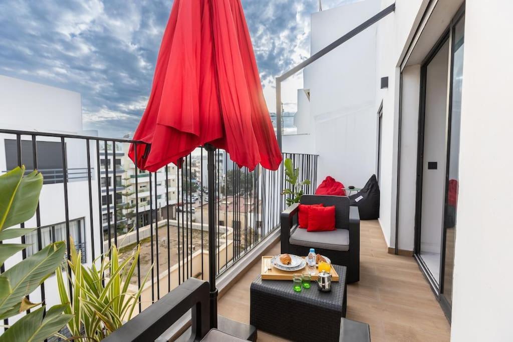 Appartement So Chic & Lumineux Avec Terrasse Ensoleillee Au Coeur De Maarif Quartier Palmier Avec Parking Pres De Tramway Et Restaurants Luigi